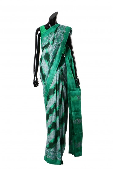 Evergreen Floral Print Sari